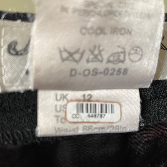 Jaeger UK Size 12 Black wool Skirt - Picture 7 of 7